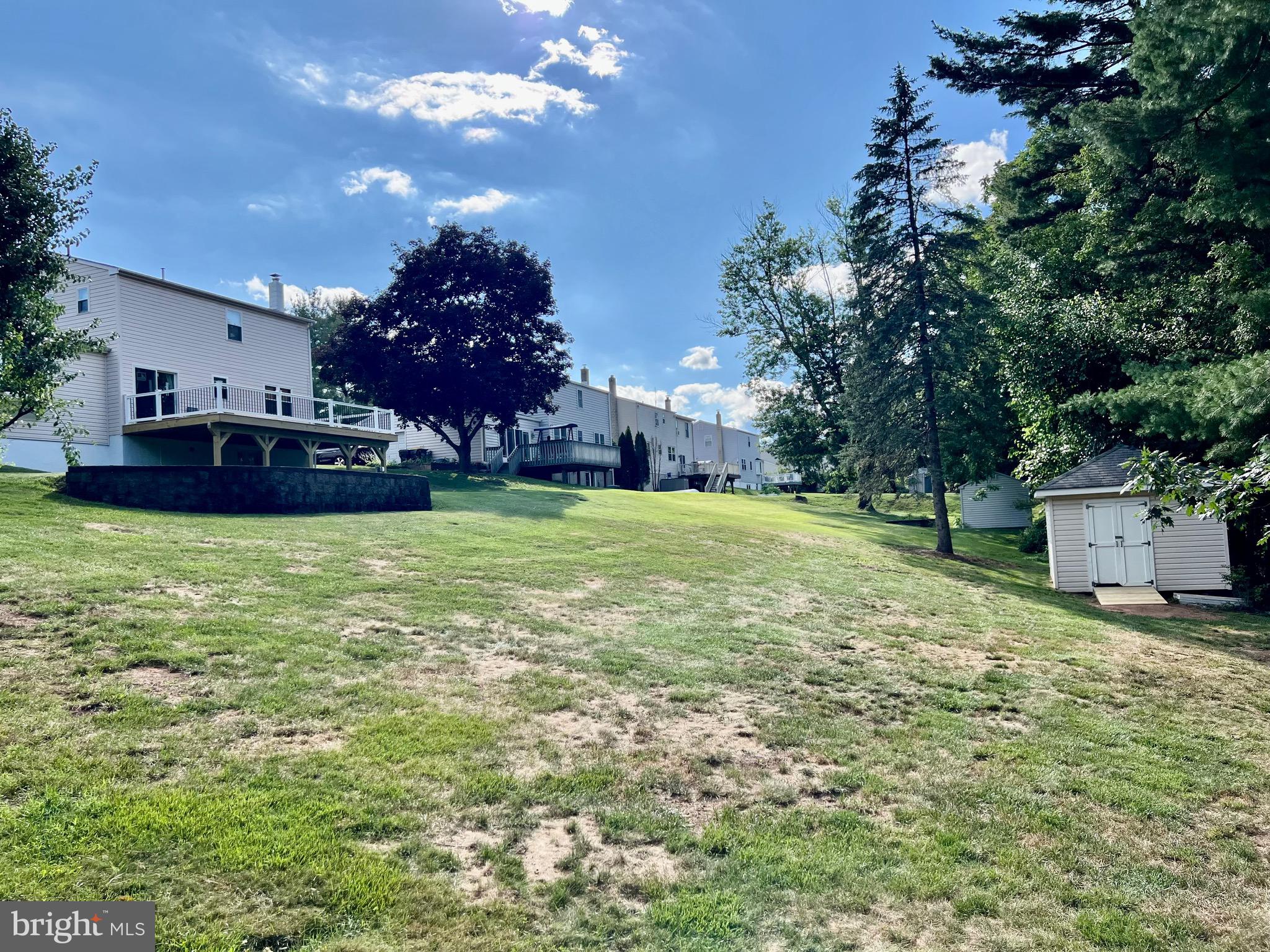 VILLAGE BROOK ESTS - Residential
