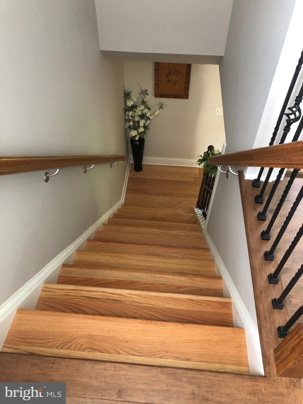 VILLAGE BROOK ESTS - Residential