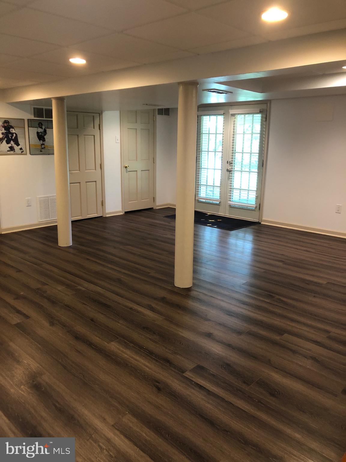 VILLAGE BROOK ESTS - Residential