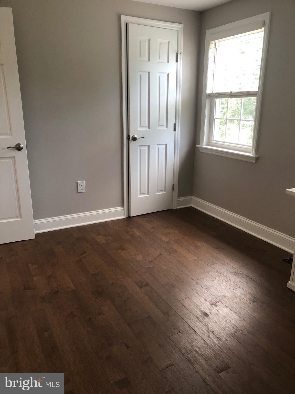VILLAGE BROOK ESTS - Residential