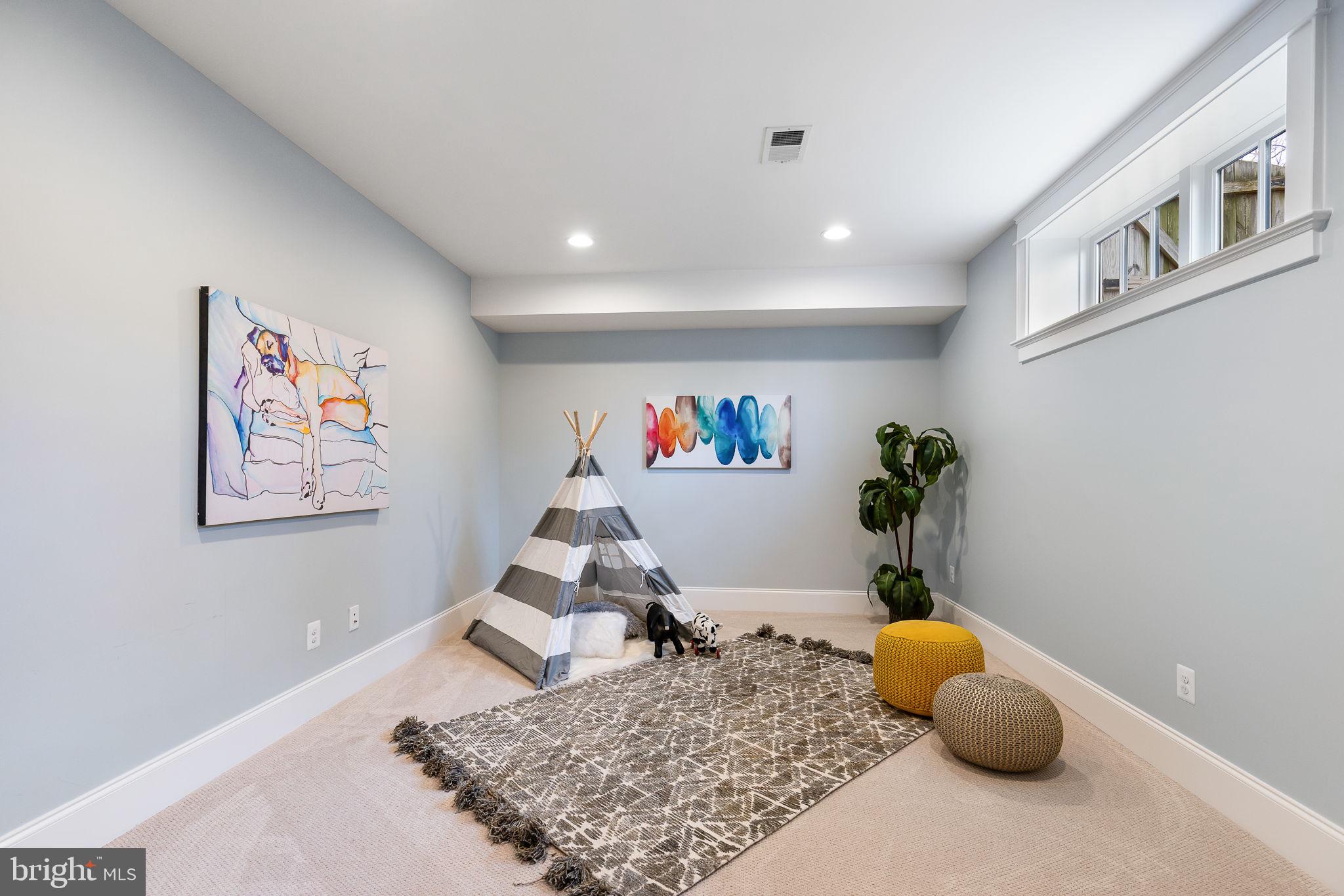 WAYCROFT - WOODLAWN - Residential