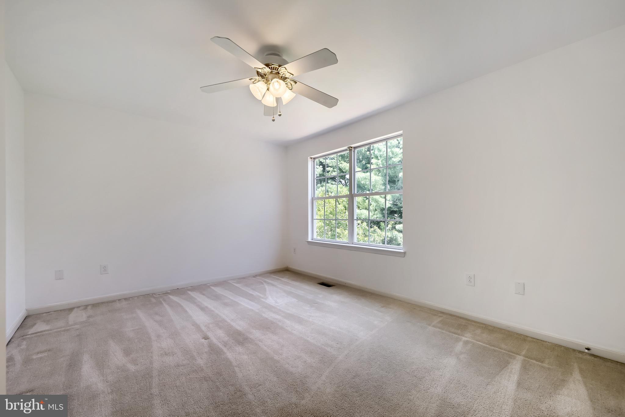SEVEN OAKS - Residential