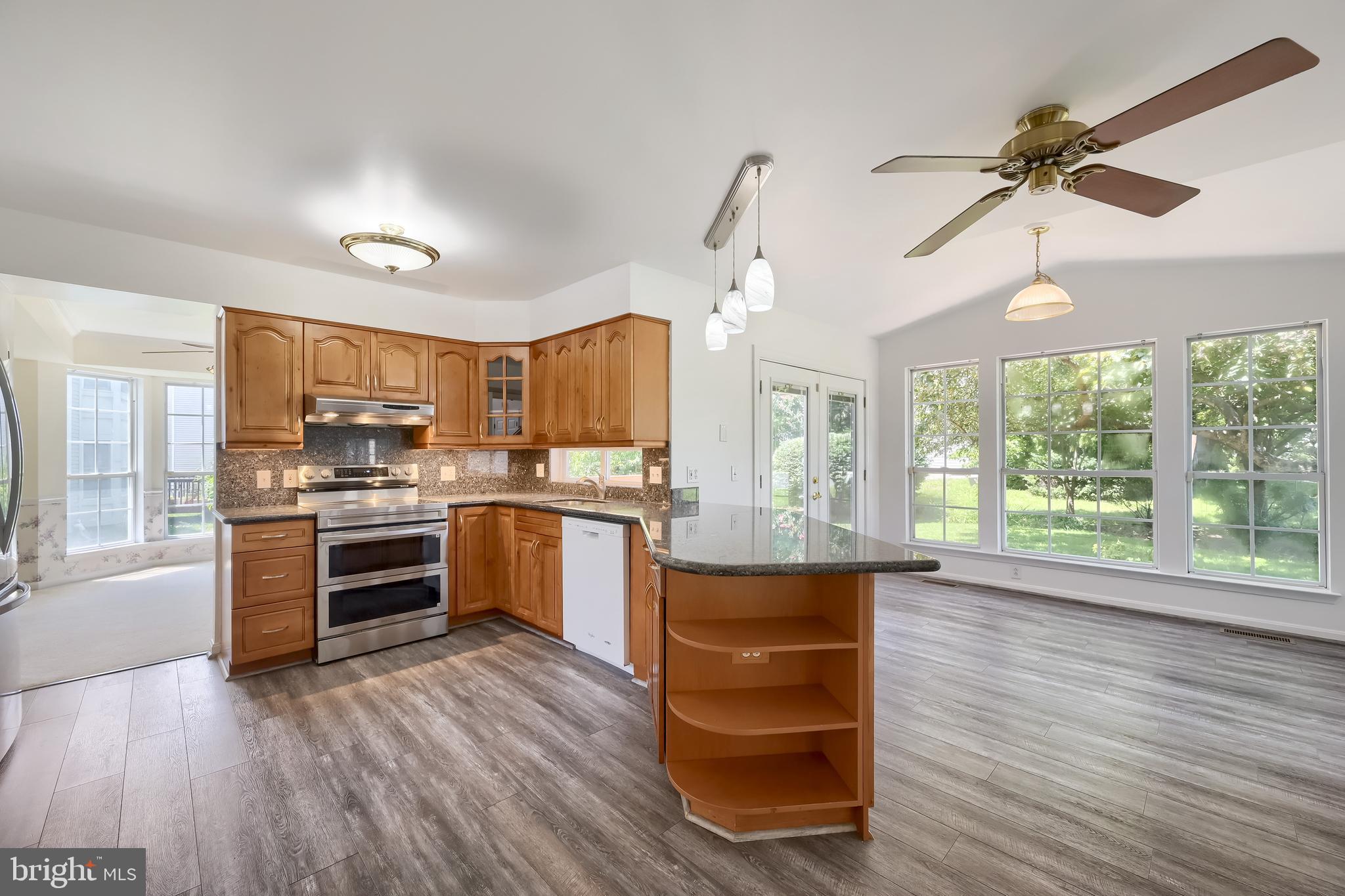 SEVEN OAKS - Residential