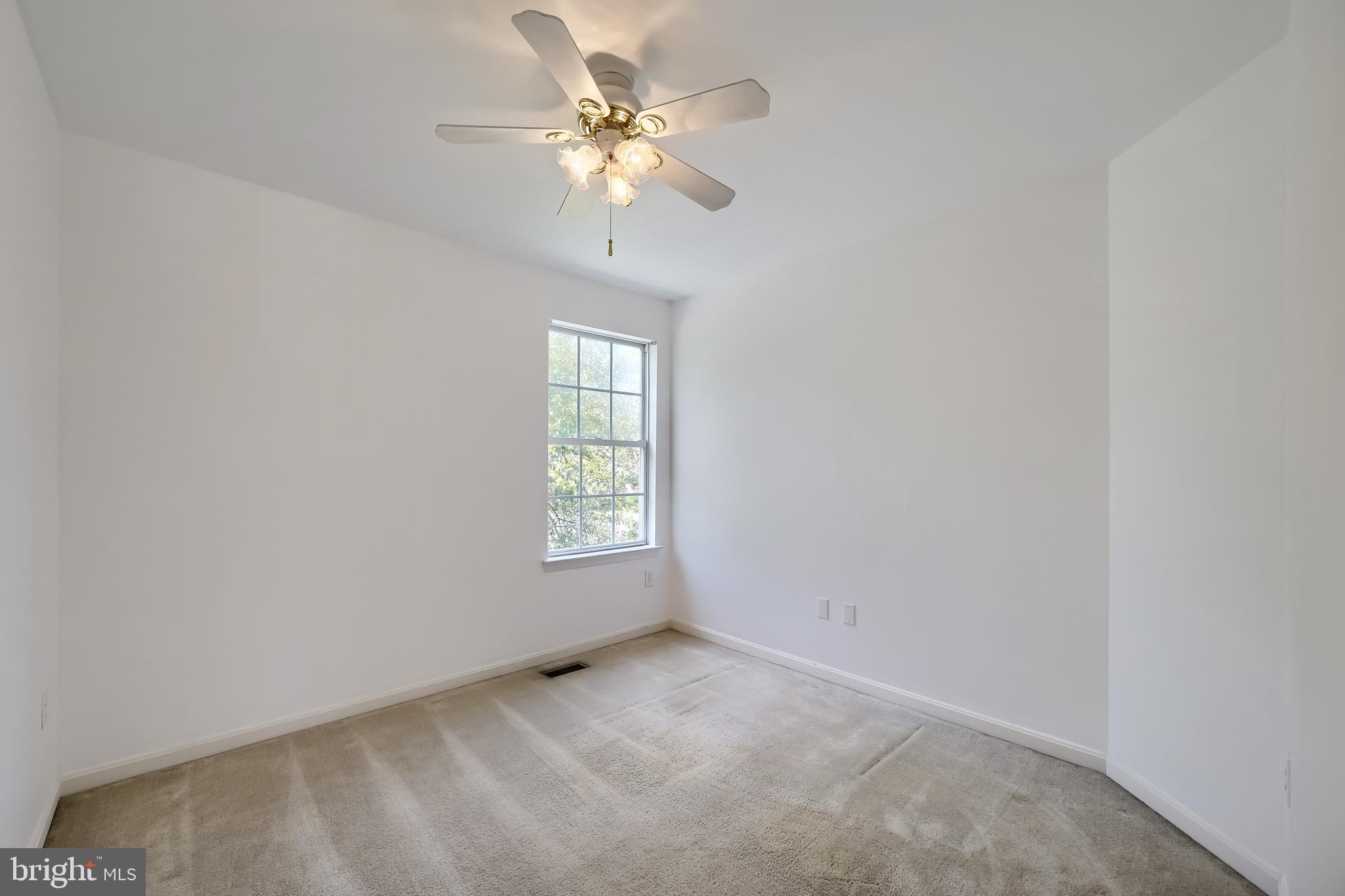 SEVEN OAKS - Residential