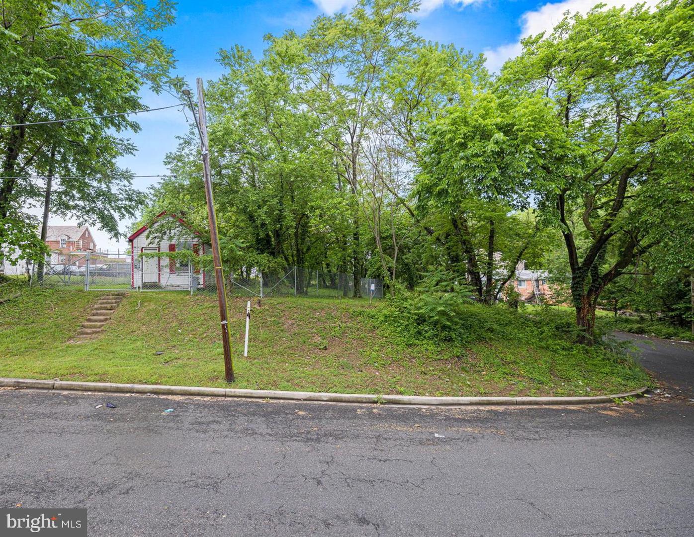 Looking for your next big real estate win? This is it! Nestled in the charming Randle Heights neighborhood, these two side-by-side lots are a blank canvas waiting for your vision. Whether you’re planning to build two cozy homes or dreaming up something bigger, the possibilities are endless. Grab these parcels now—perfect for investors with an eye for potential or future homeowners looking to create something special. Don’t wait, opportunity is knocking!