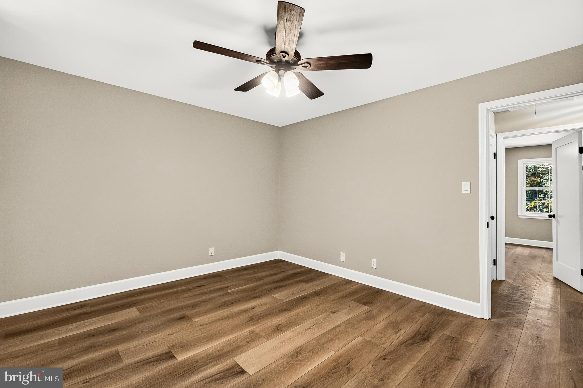 CARDINAL SQUARE - Residential