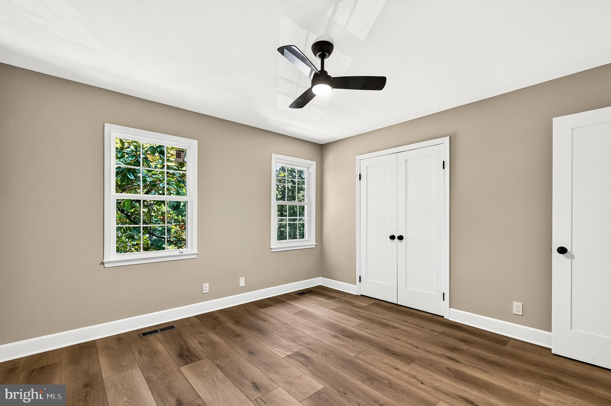CARDINAL SQUARE - Residential