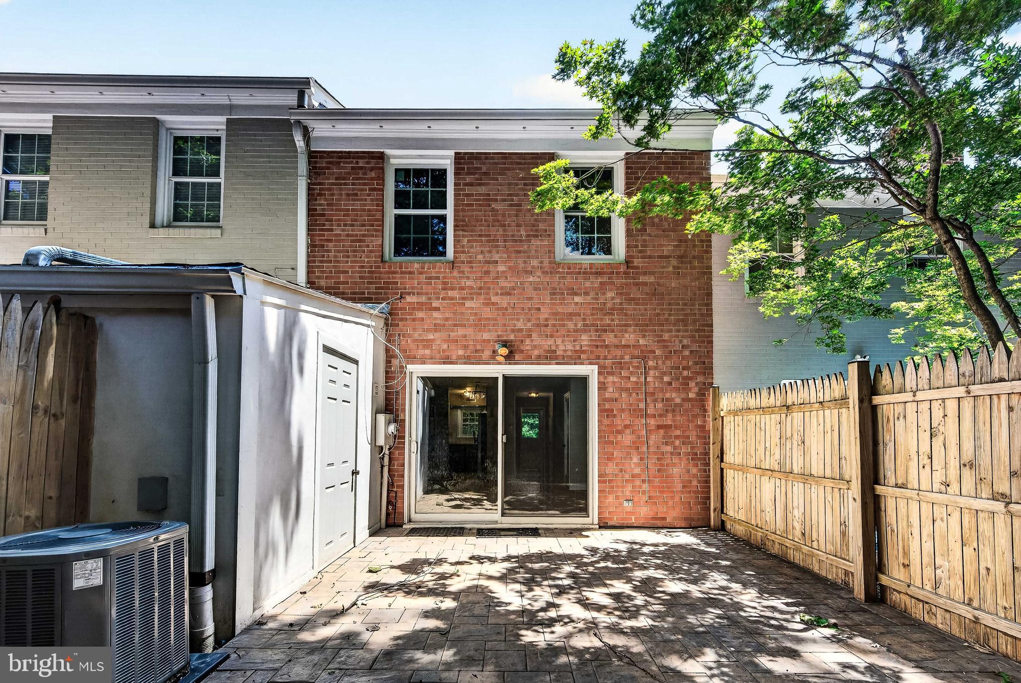 CARDINAL SQUARE - Residential
