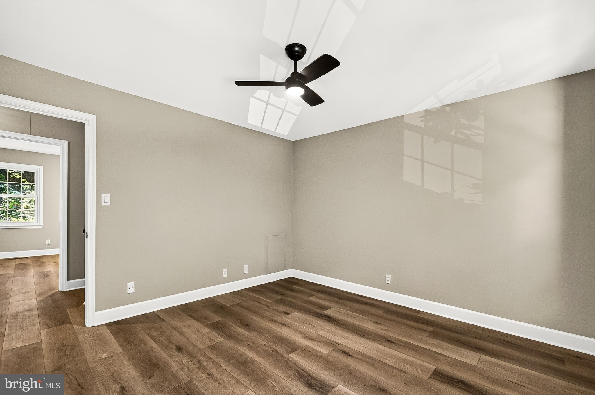 CARDINAL SQUARE - Residential