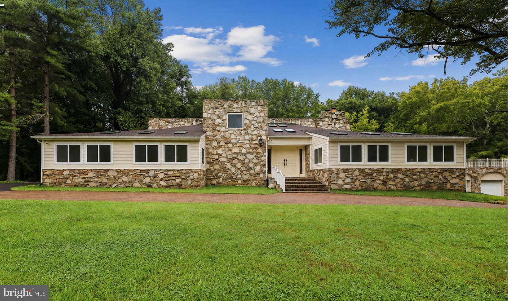 LOCUST GROVE - Residential