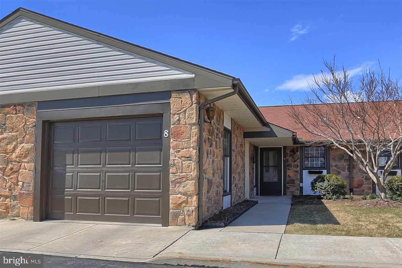 Enjoy quiet living in The Villas. One floor living with no mowing or shoveling. This townhouse has 2 bedrooms, 2 full bathrooms, large living room with dining, a large sun room and a one car garage. This home is located close to shopping and major highways. A short 10 minutes to downtown Carlisle and 5 minutes to I- 81.