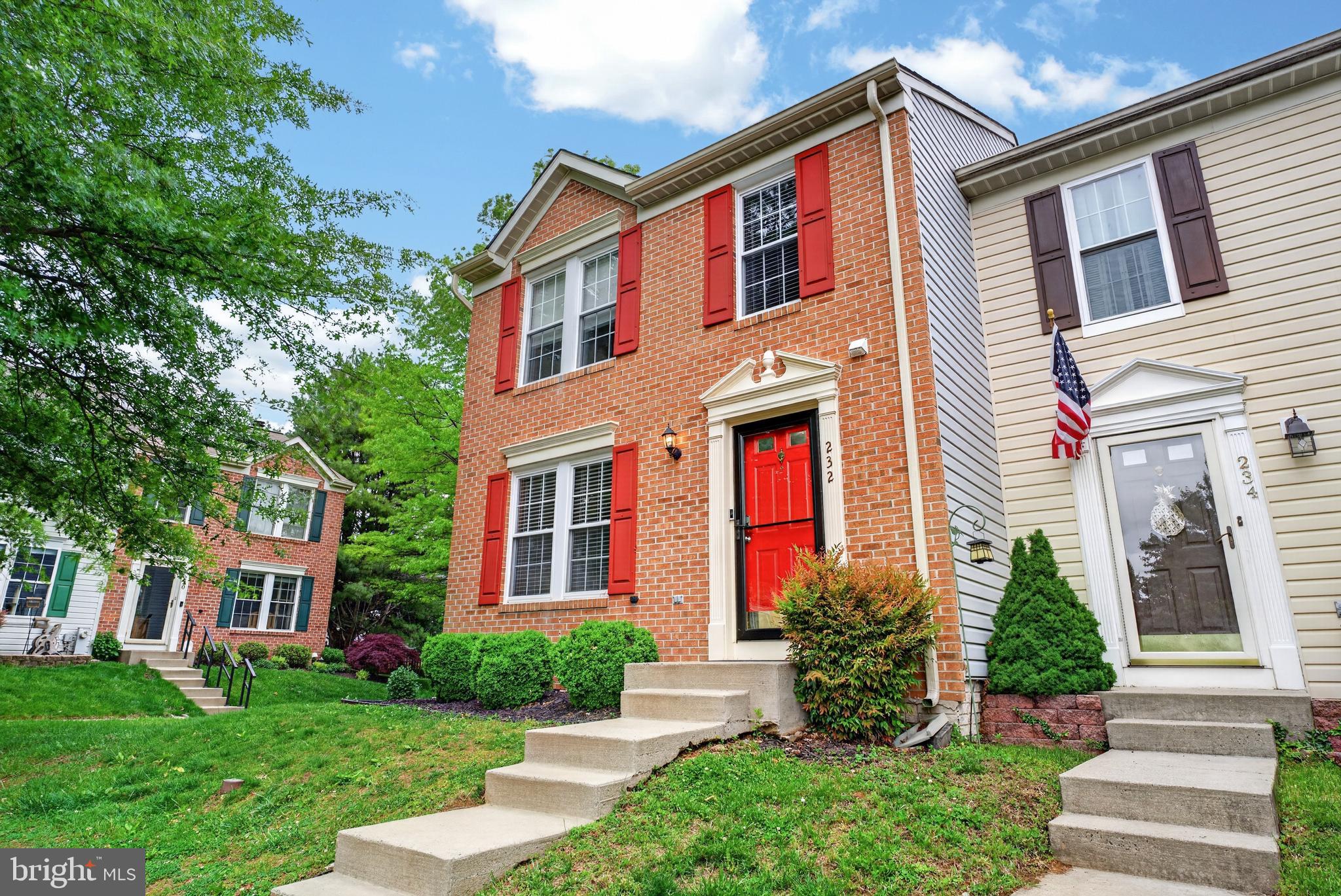 HUNTERS RUN VILLAGE - Residential