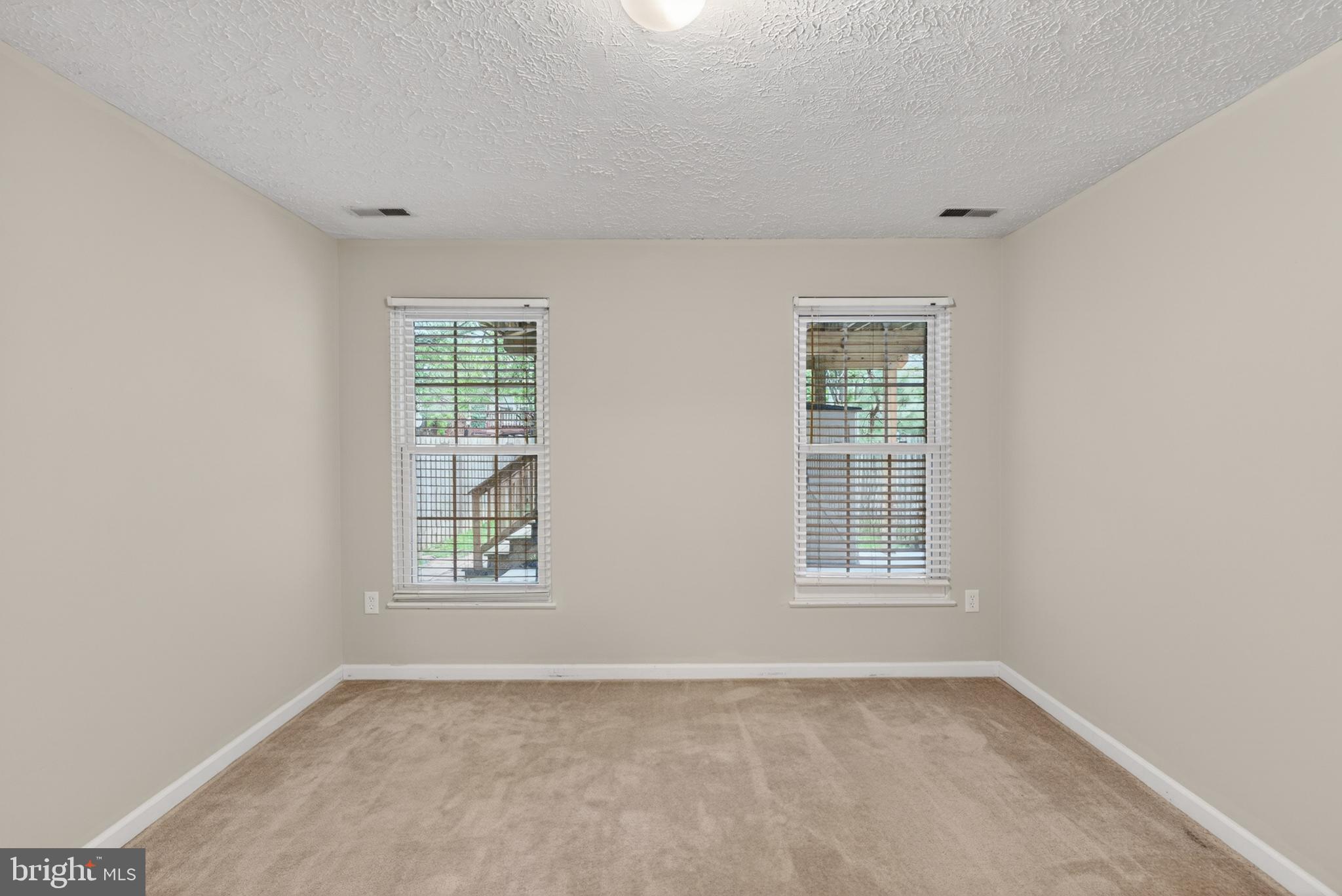 HUNTERS RUN VILLAGE - Residential