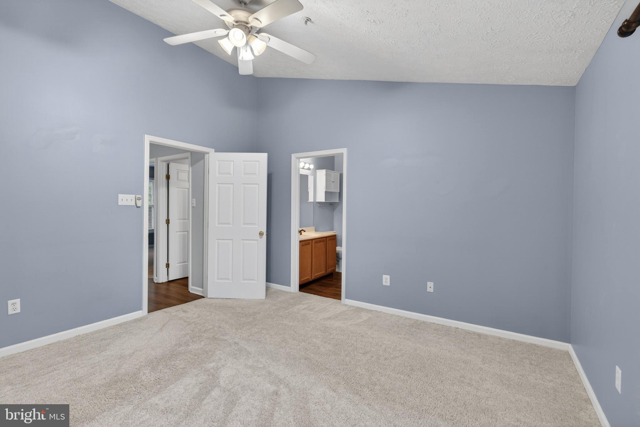 HUNTERS RUN VILLAGE - Residential