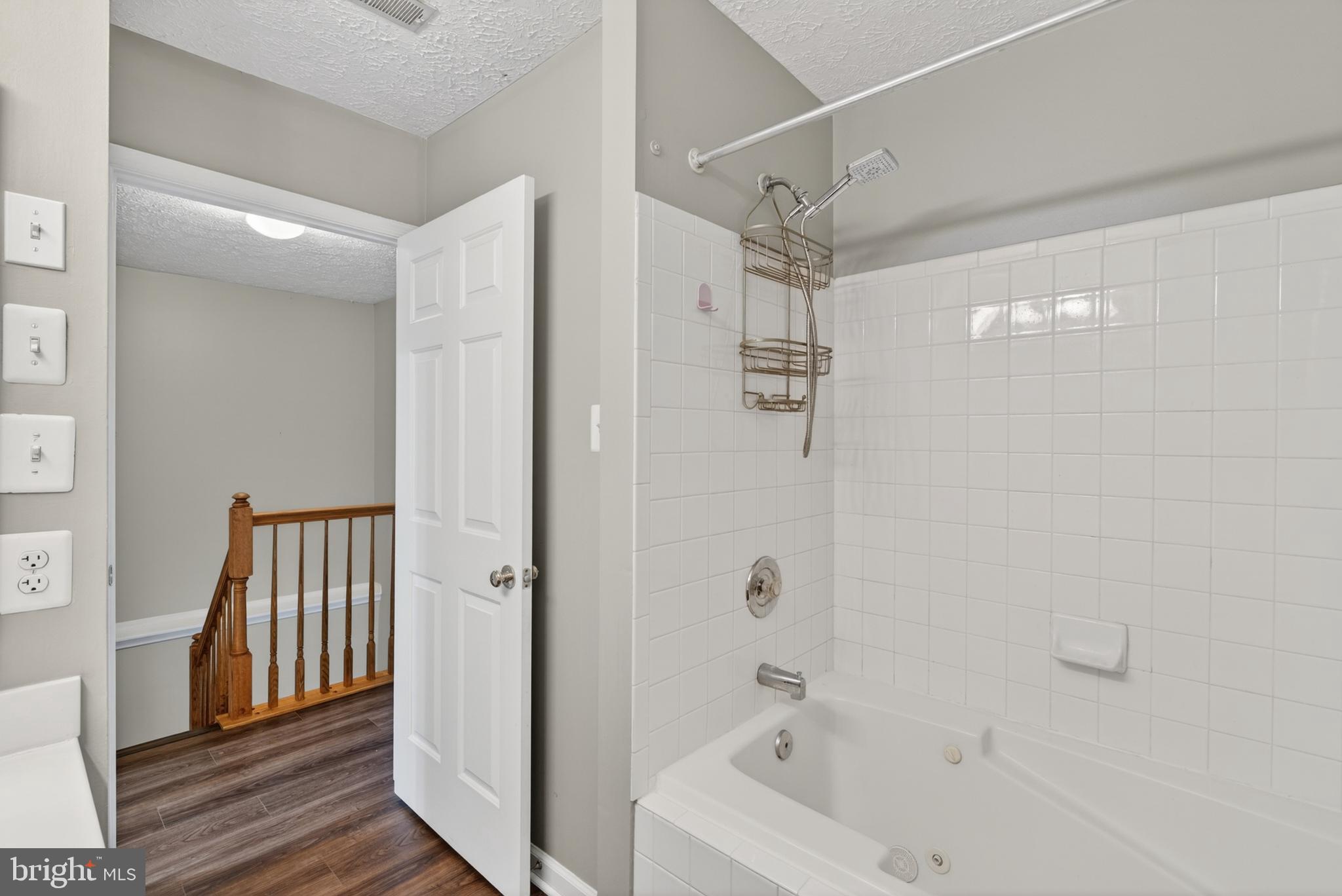 HUNTERS RUN VILLAGE - Residential