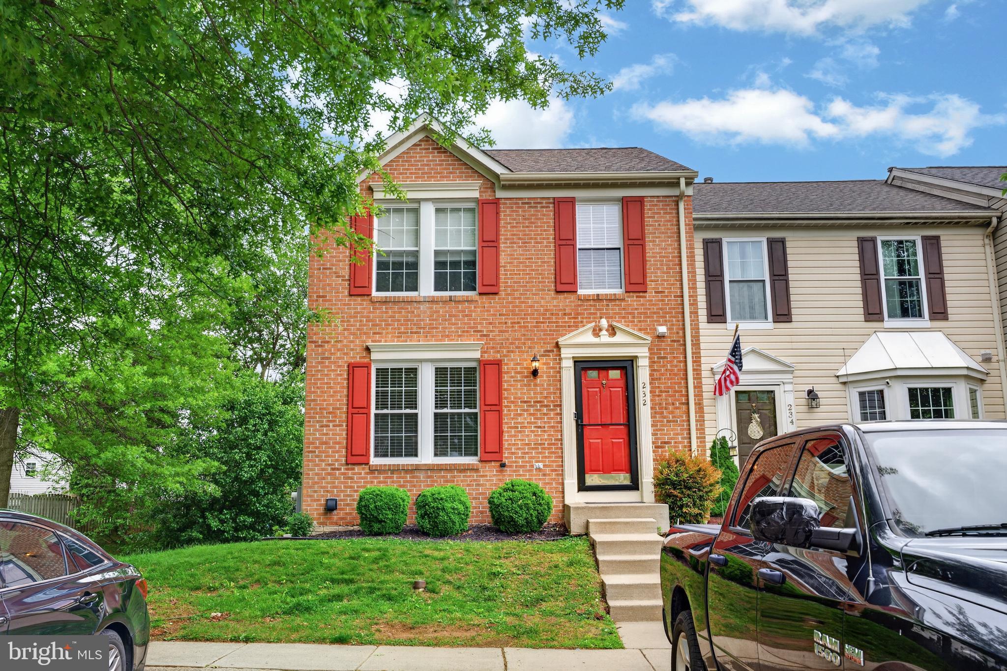 HUNTERS RUN VILLAGE - Residential