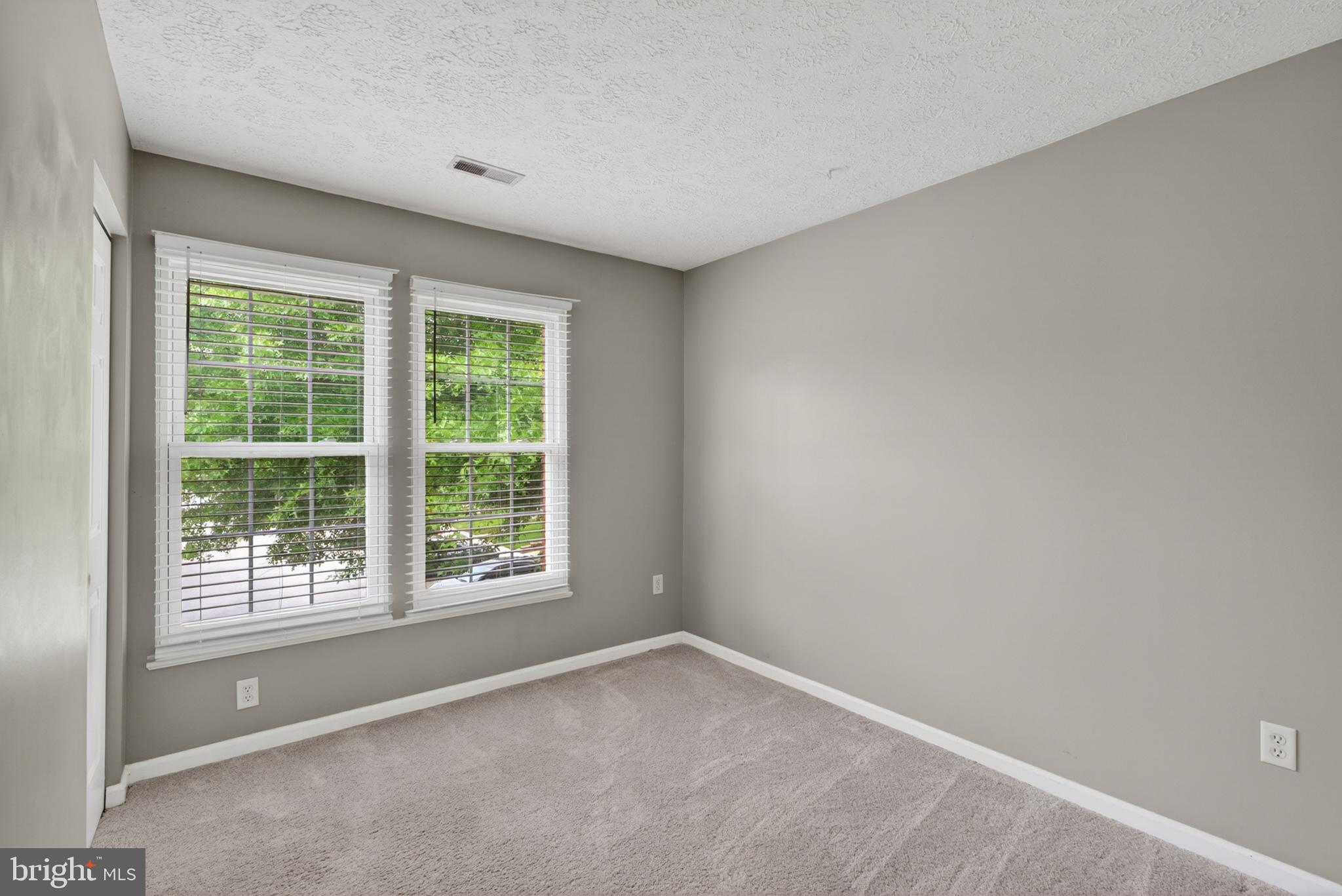 HUNTERS RUN VILLAGE - Residential
