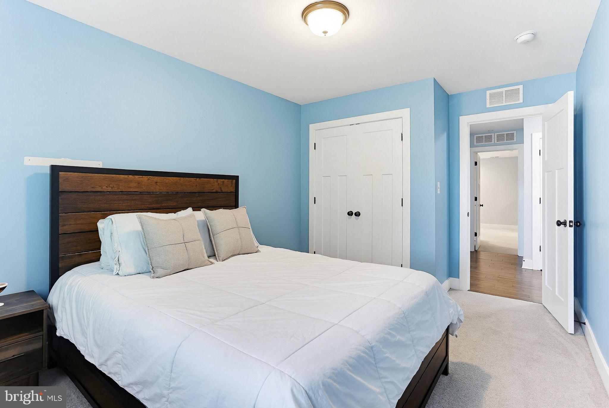 ROBINSON LANDING - Residential