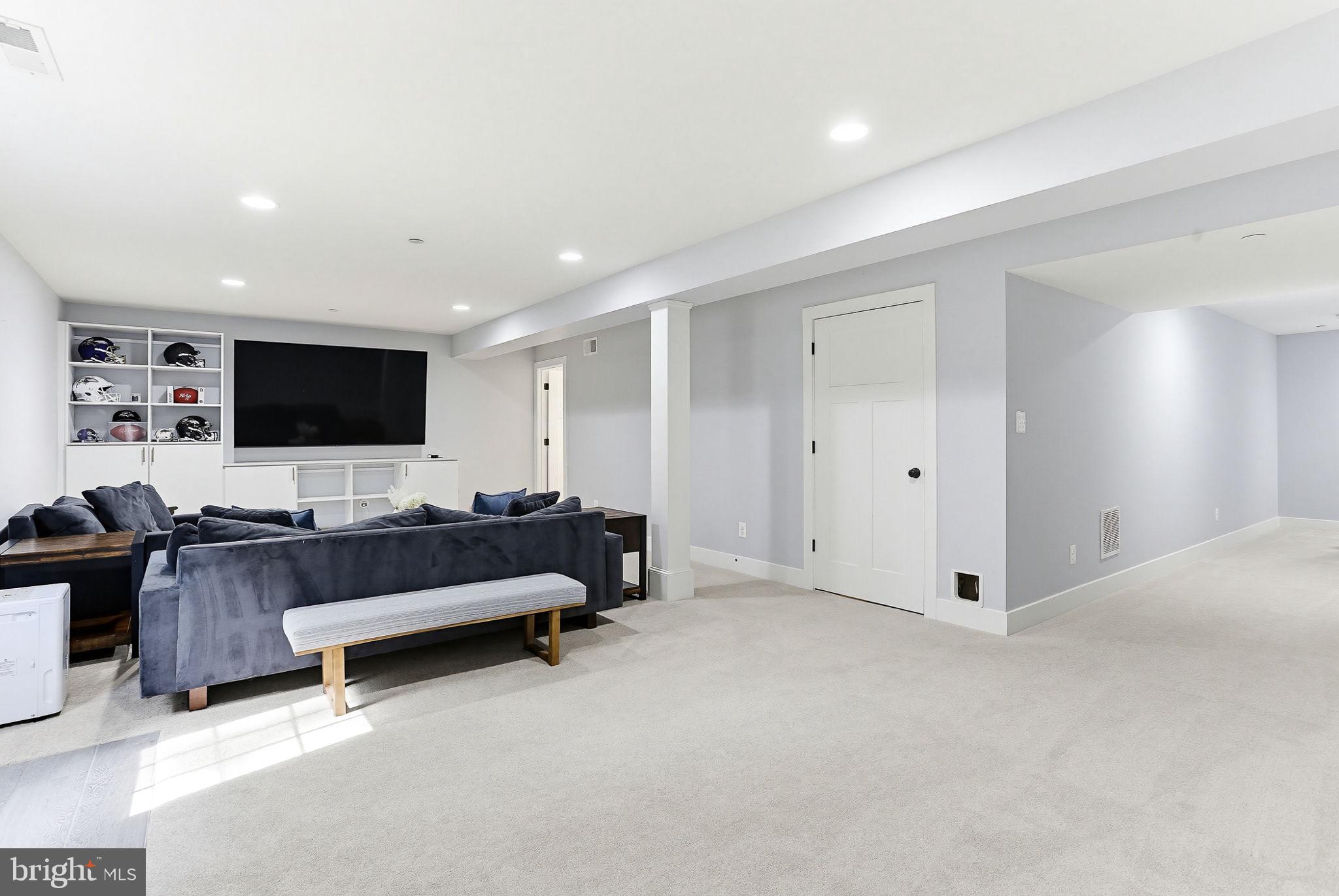 ROBINSON LANDING - Residential
