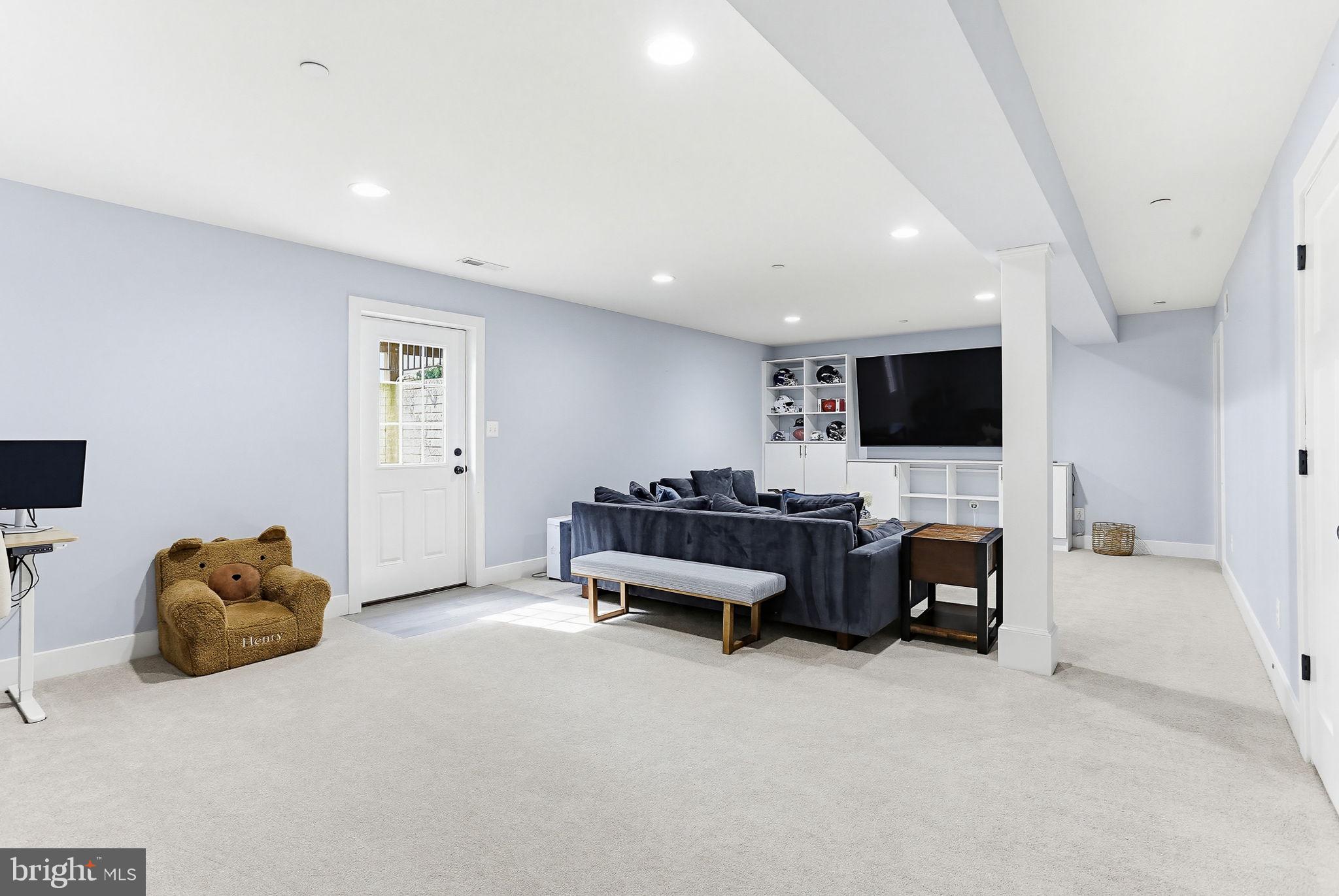 ROBINSON LANDING - Residential