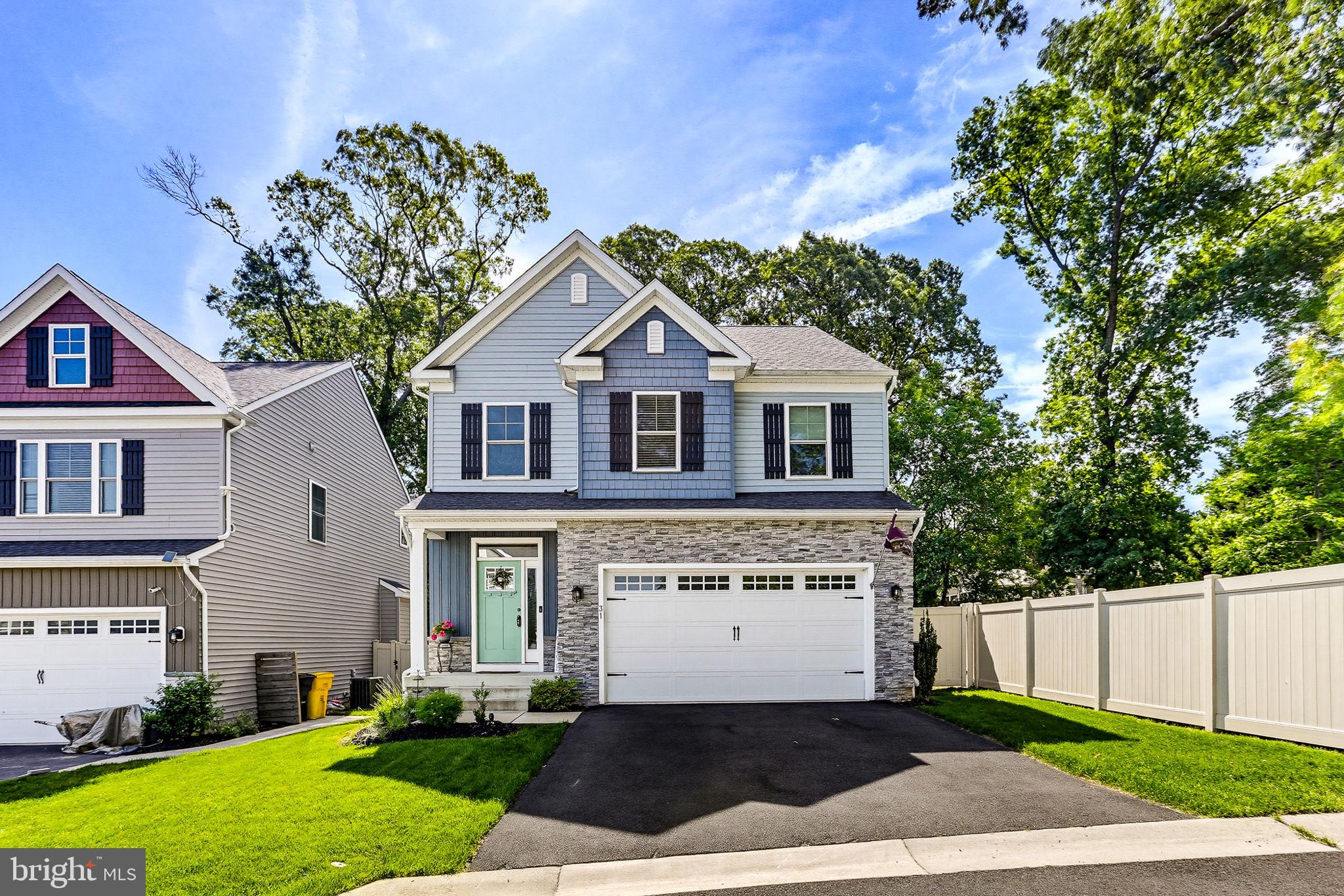 ROBINSON LANDING - Residential