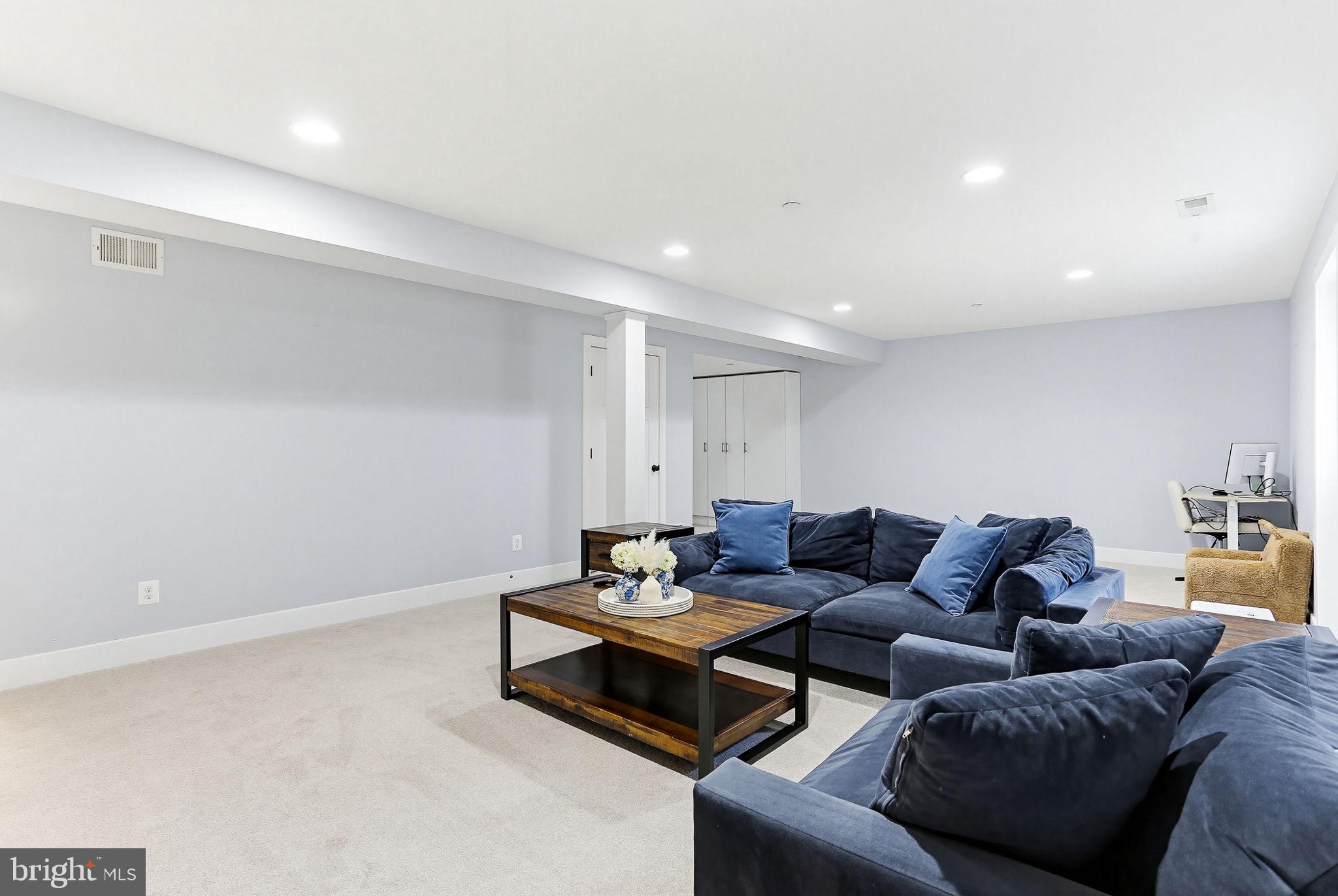ROBINSON LANDING - Residential