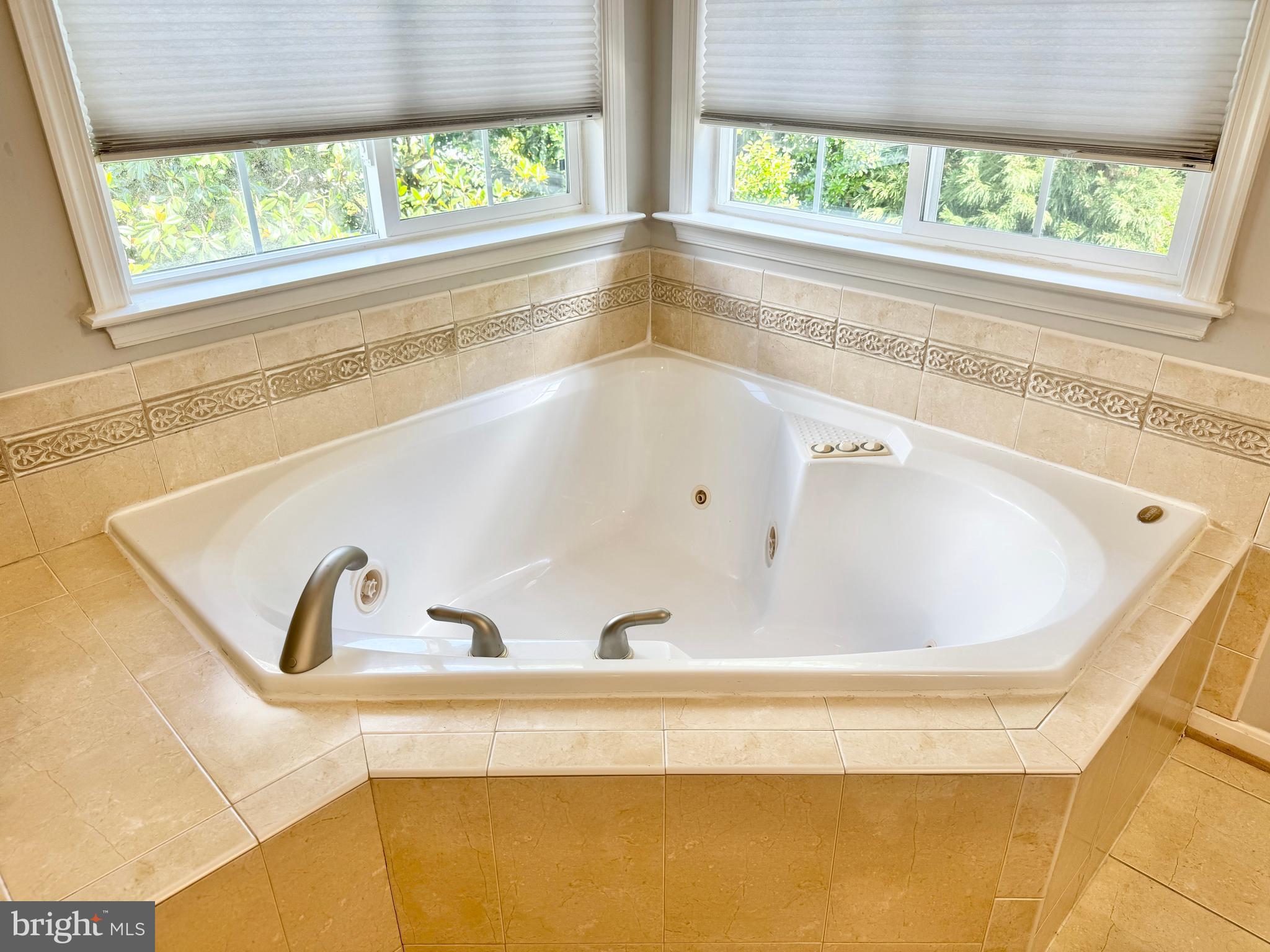 KERILL WOODS - Residential Lease