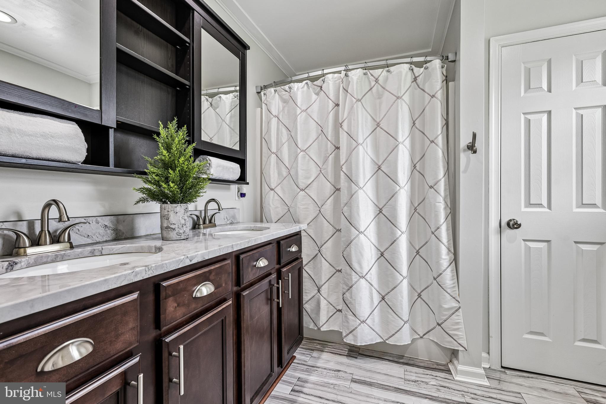 CEDAR RUN ESTS - Residential
