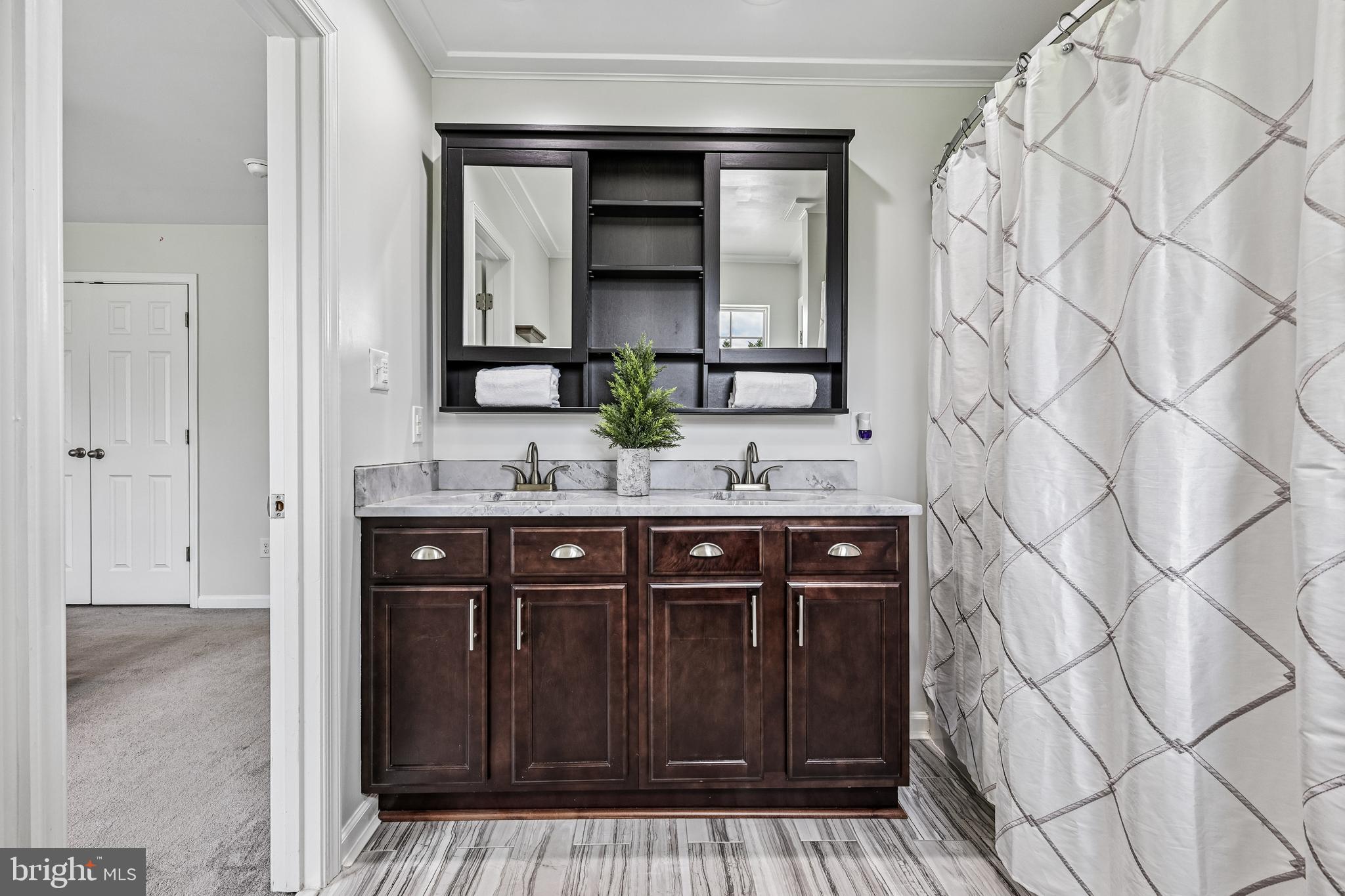 CEDAR RUN ESTS - Residential