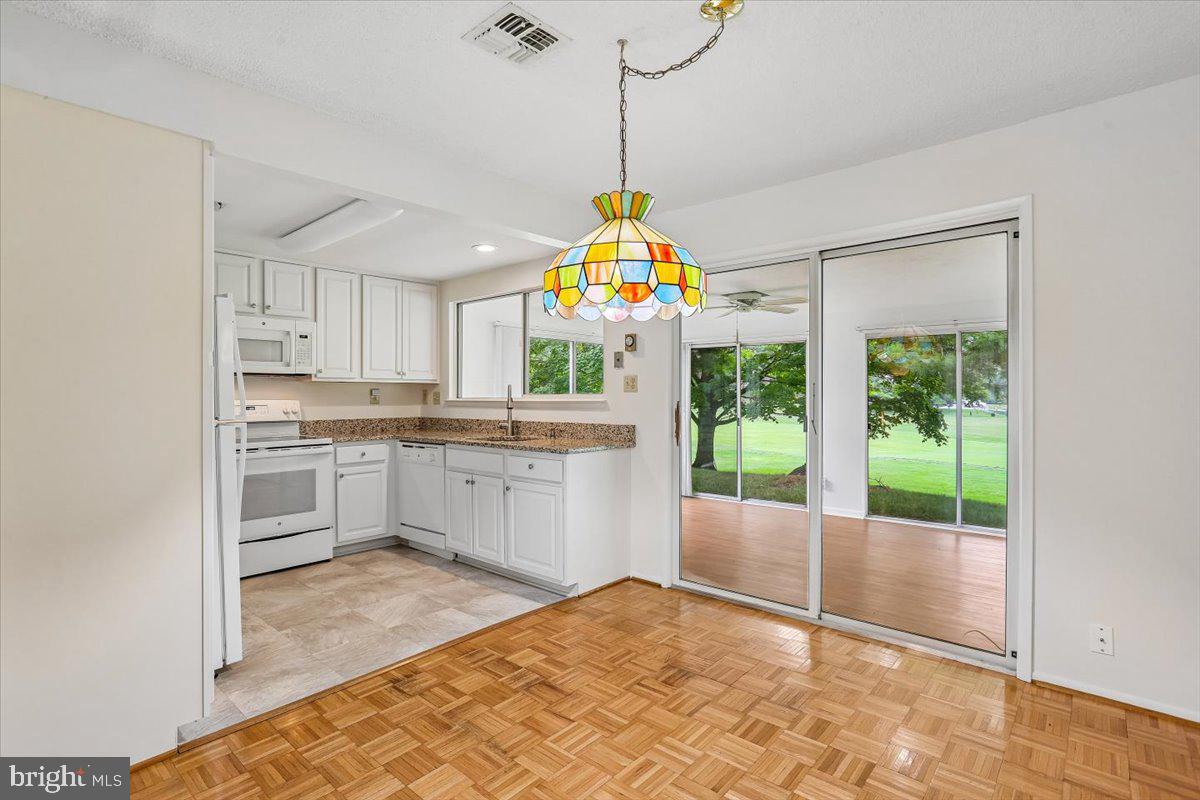 LEISURE WORLD - Residential