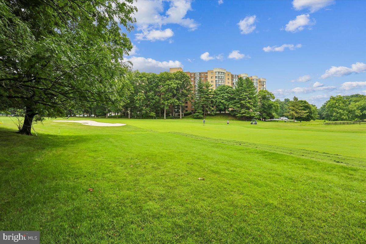 LEISURE WORLD - Residential