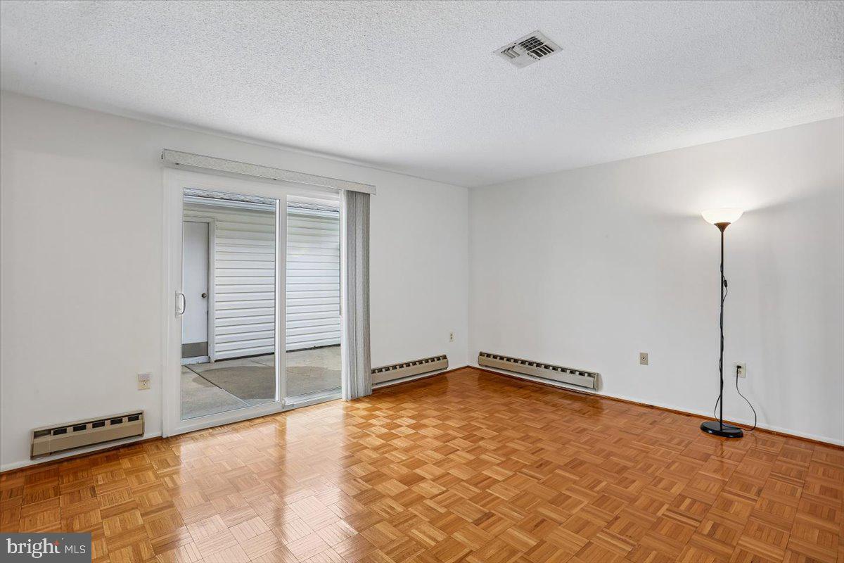 LEISURE WORLD - Residential