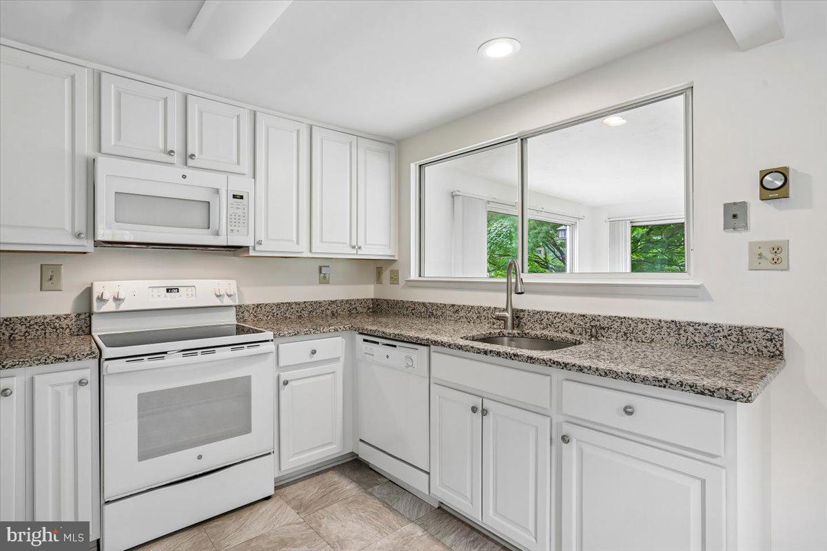 LEISURE WORLD - Residential