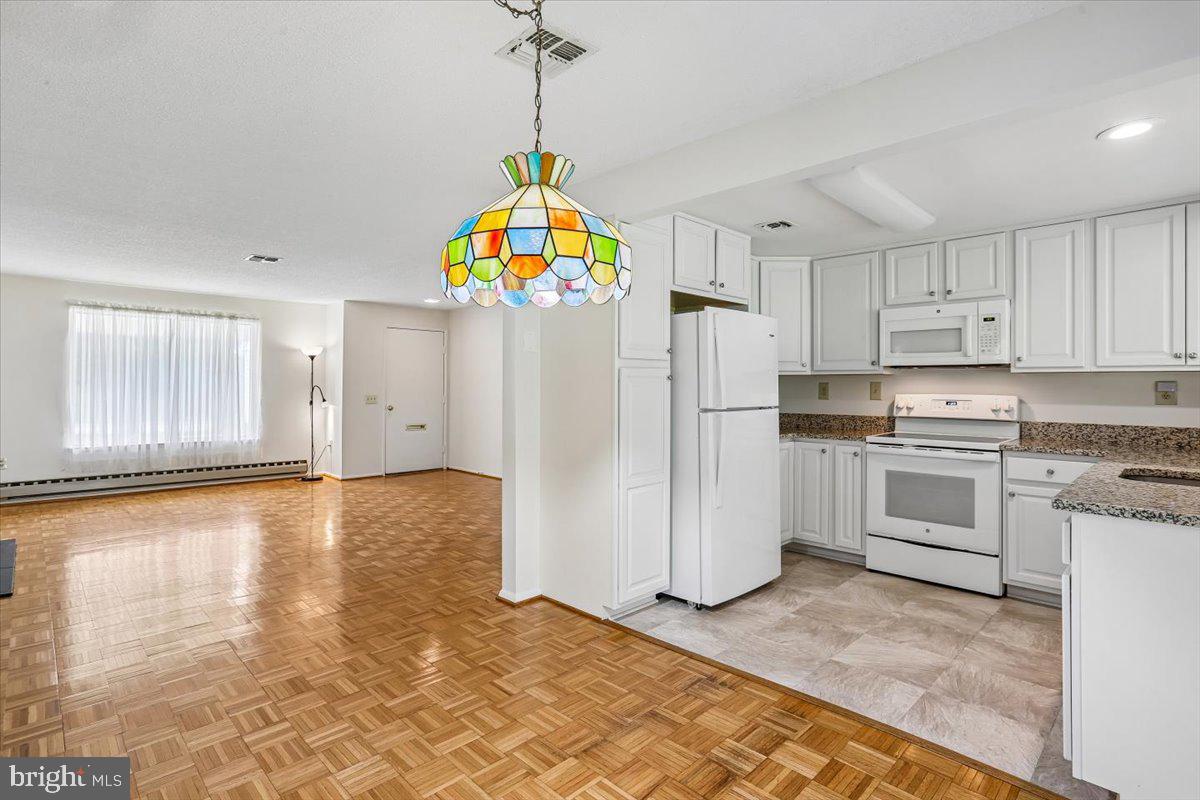 LEISURE WORLD - Residential
