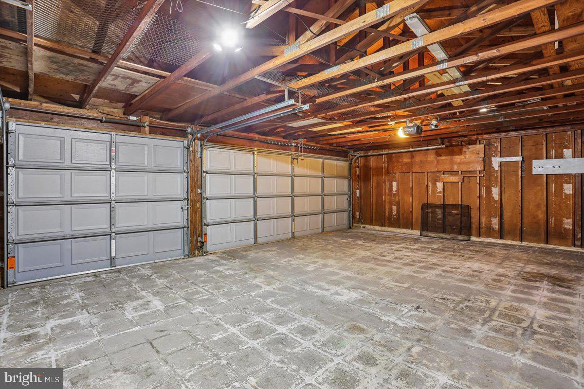 LEISURE WORLD - Residential