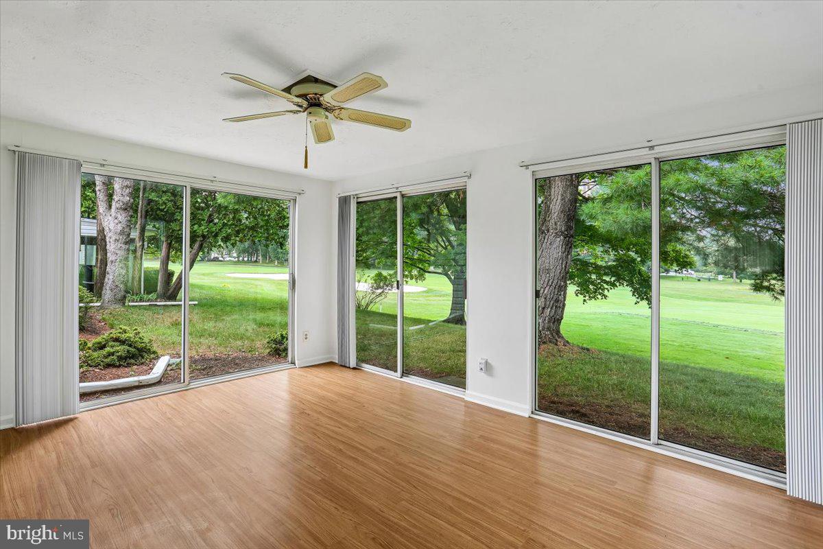 LEISURE WORLD - Residential