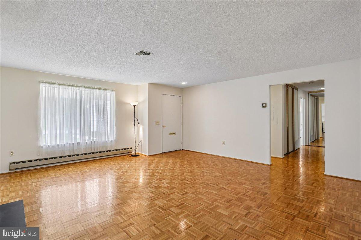 LEISURE WORLD - Residential