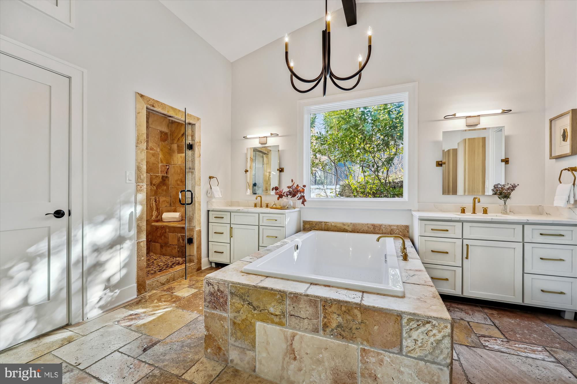 BANNOCKBURN - Residential