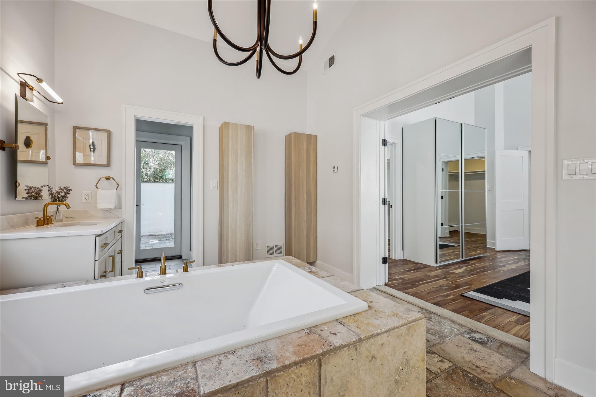 BANNOCKBURN - Residential