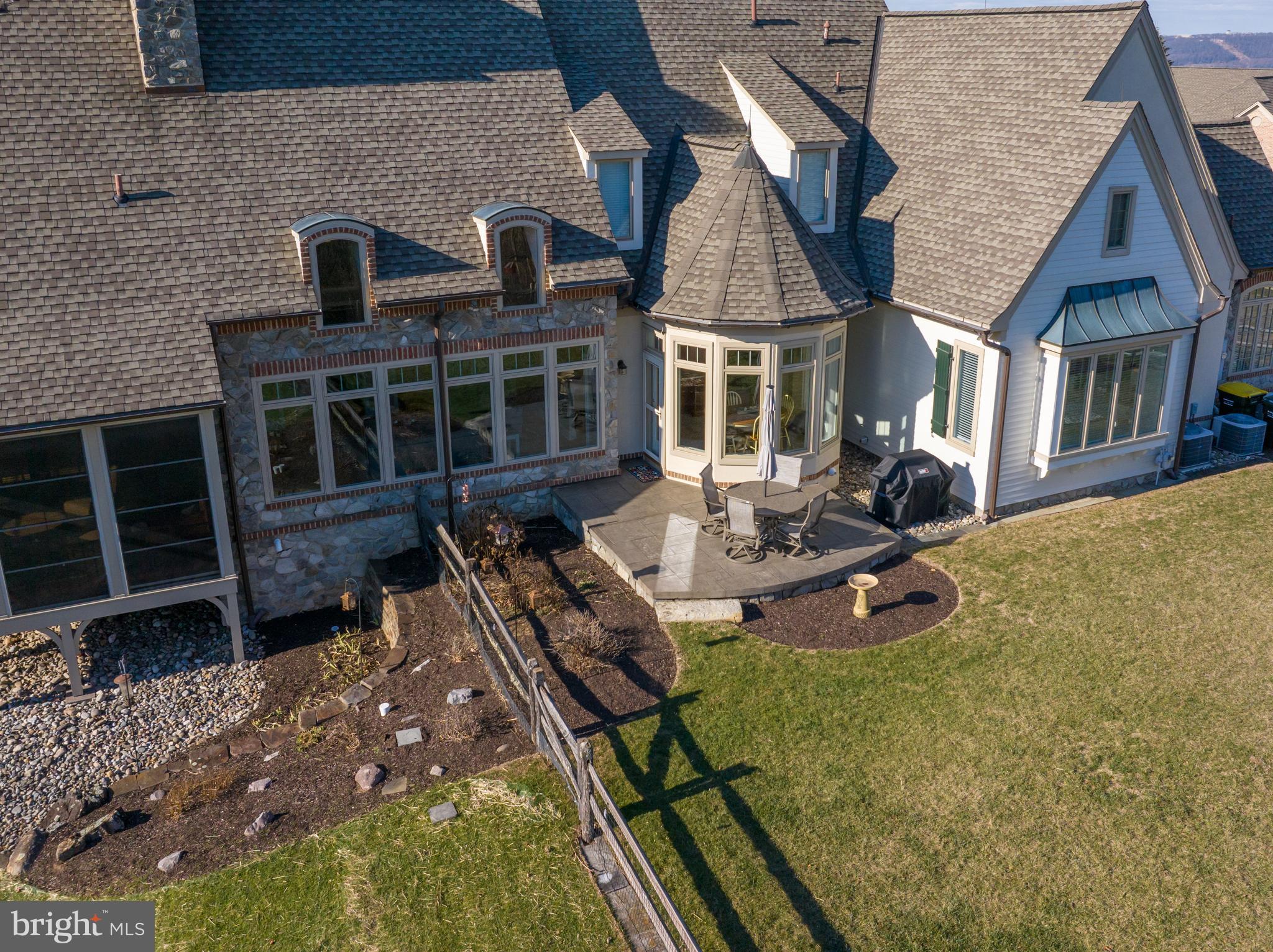 SADDLE RIDGE - Residential