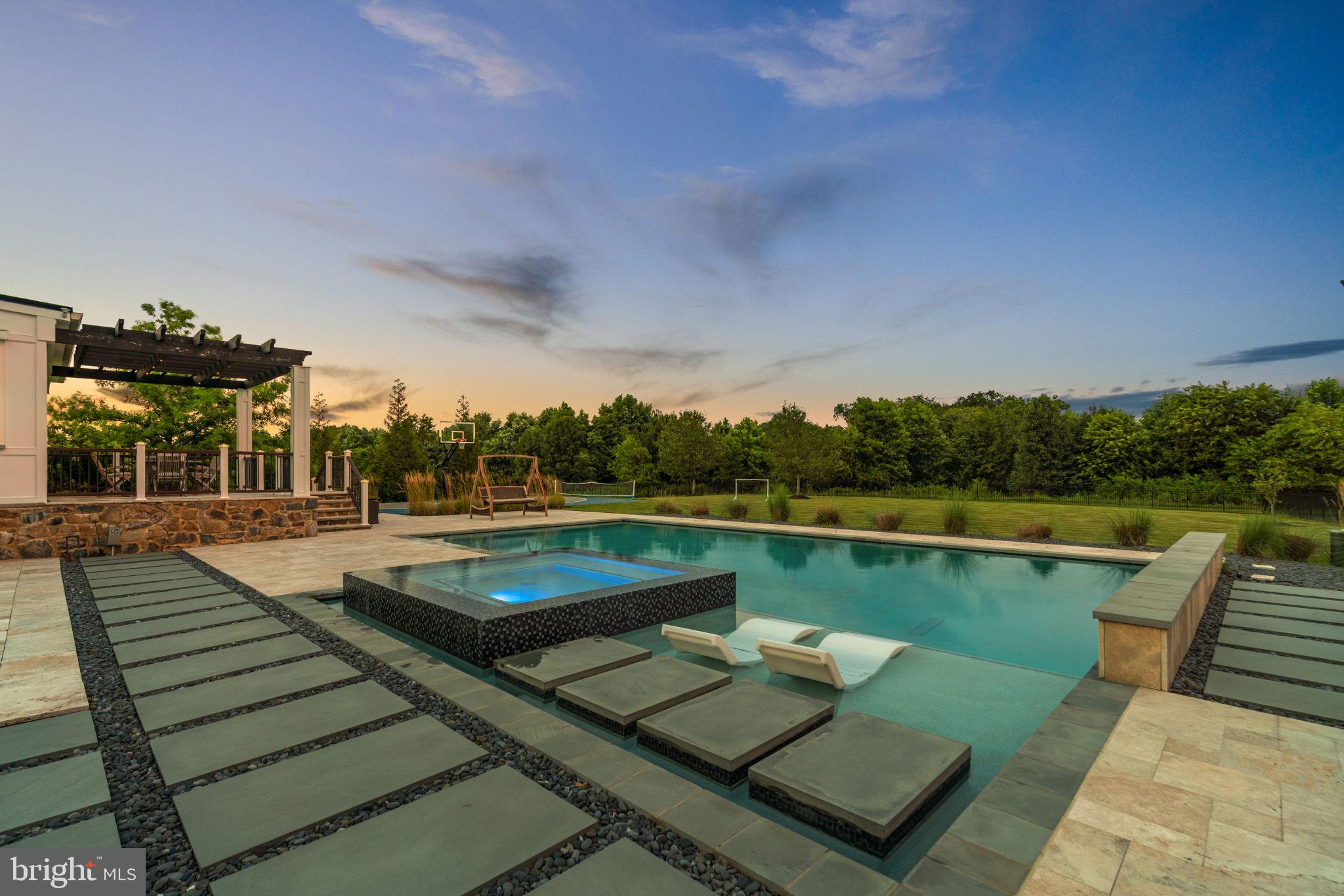 WALNUT GROVE - Residential