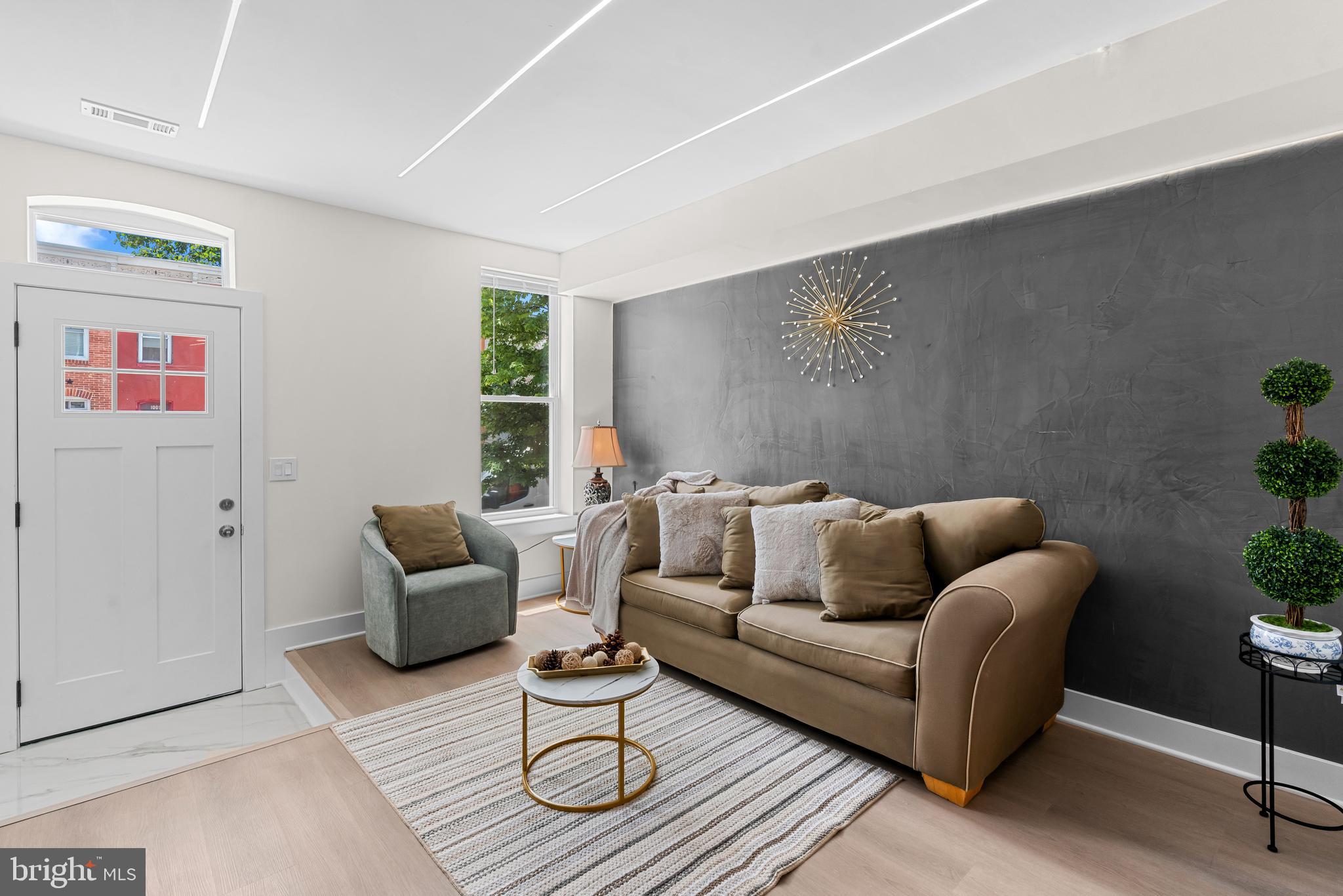 JOHNSTON SQUARE - Residential