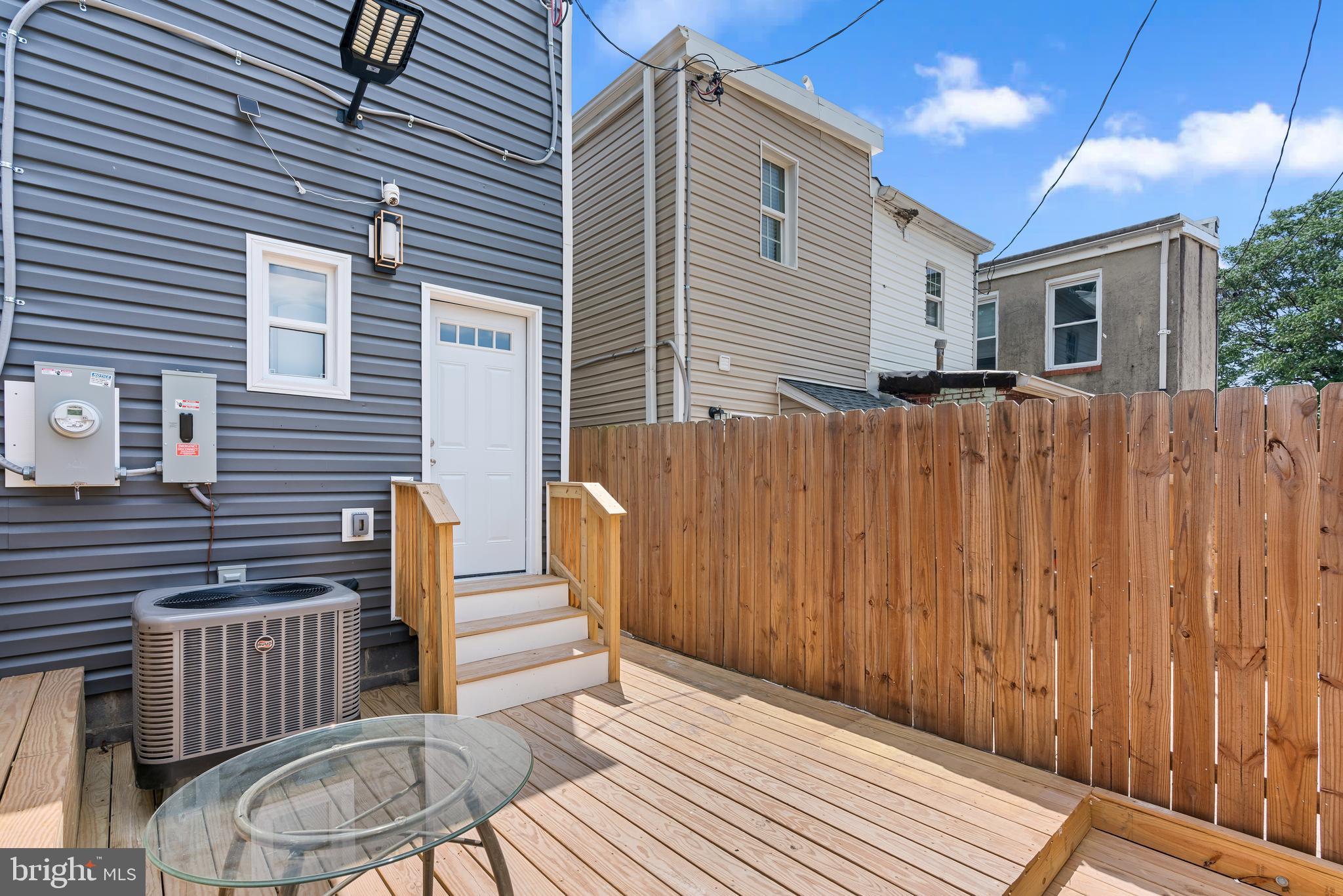 JOHNSTON SQUARE - Residential