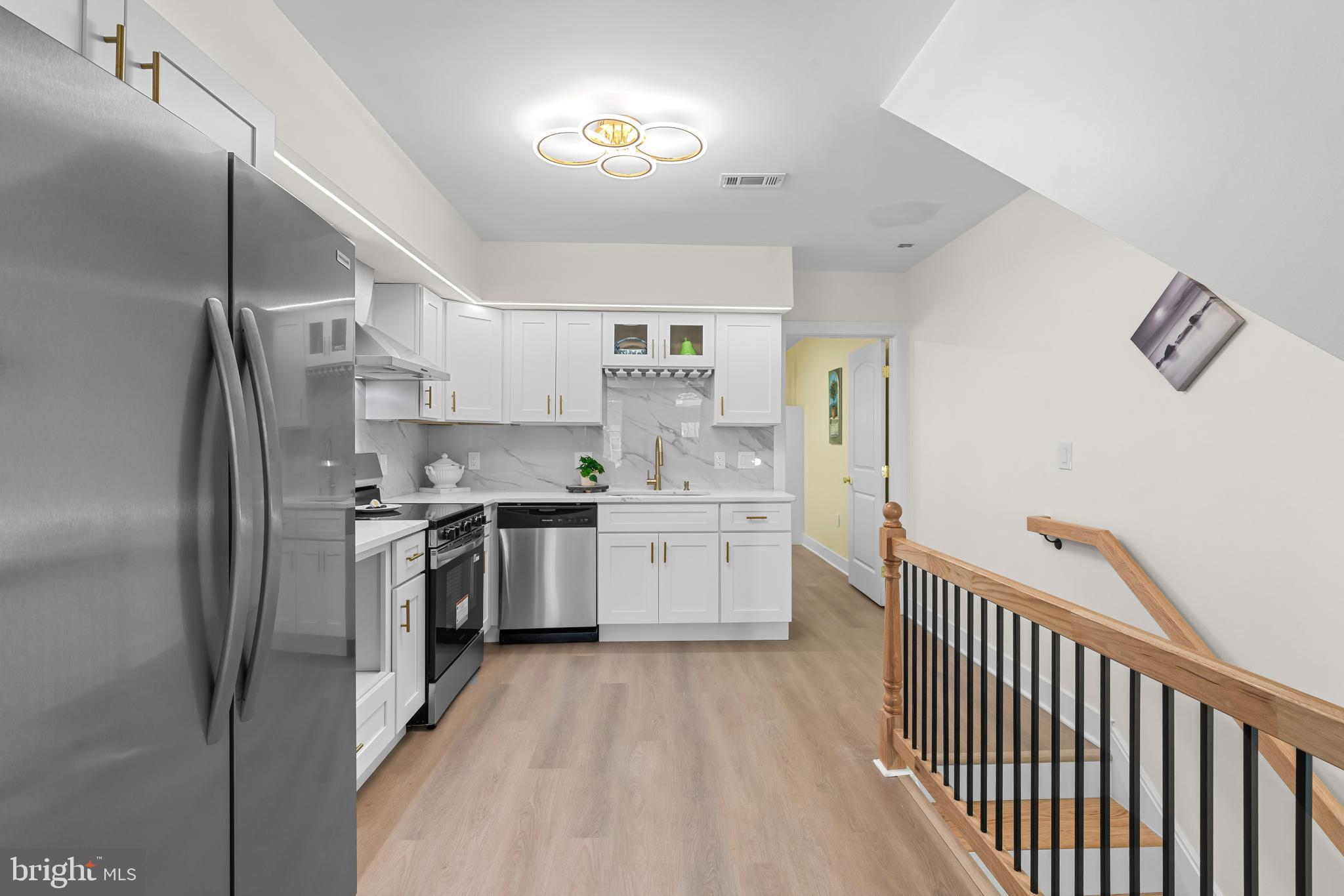 JOHNSTON SQUARE - Residential