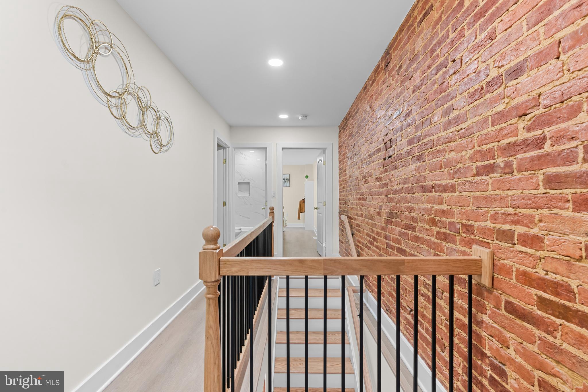 JOHNSTON SQUARE - Residential