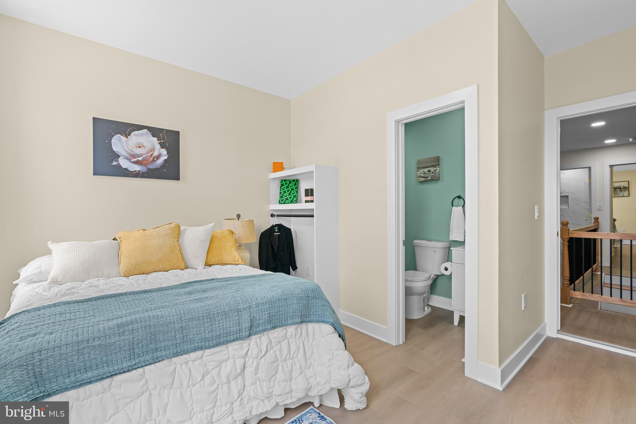 JOHNSTON SQUARE - Residential