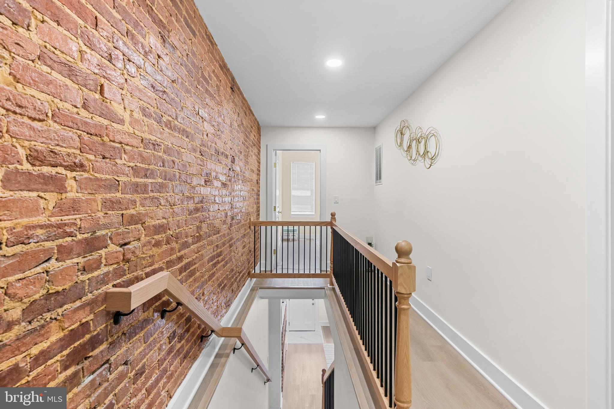 JOHNSTON SQUARE - Residential