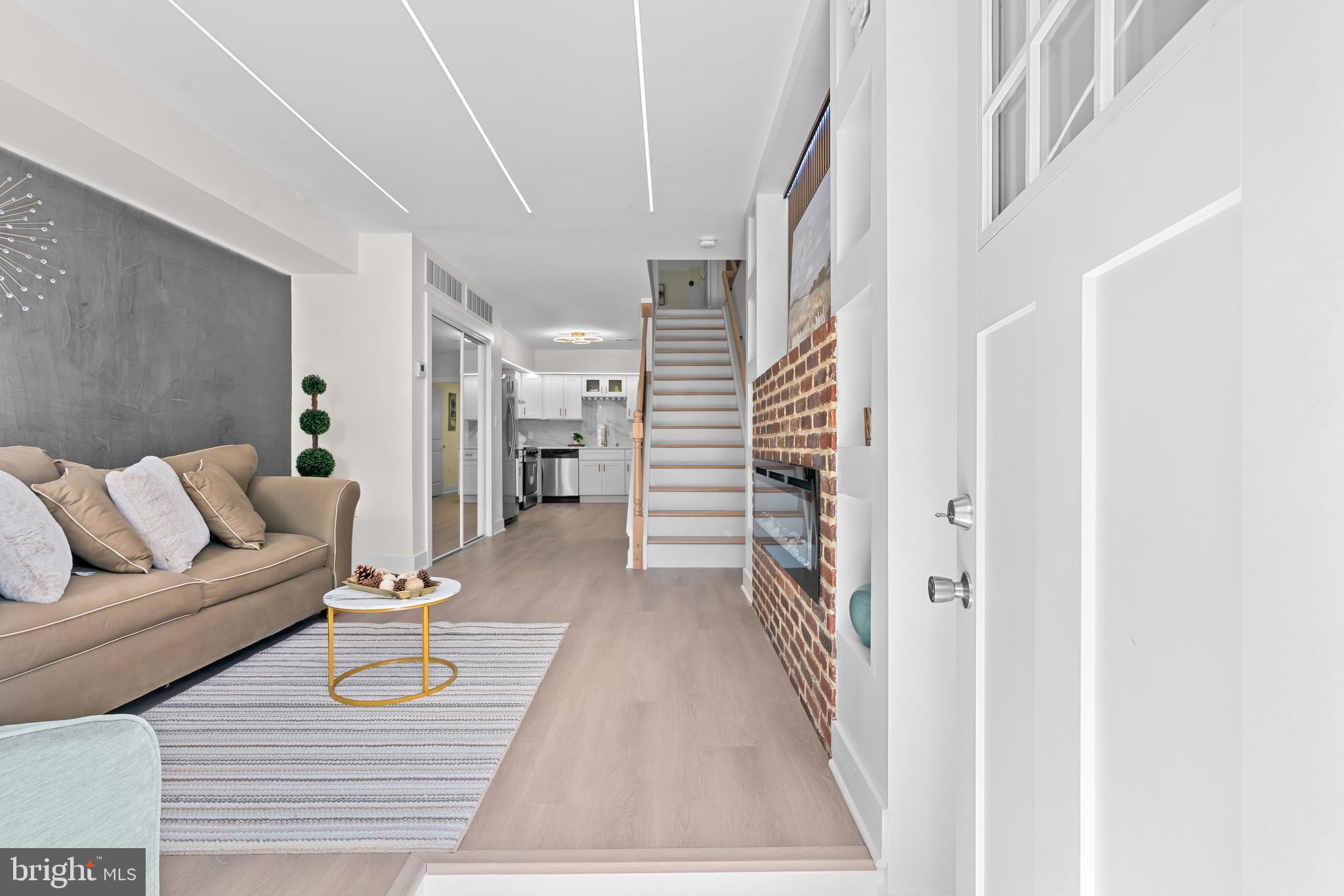 JOHNSTON SQUARE - Residential