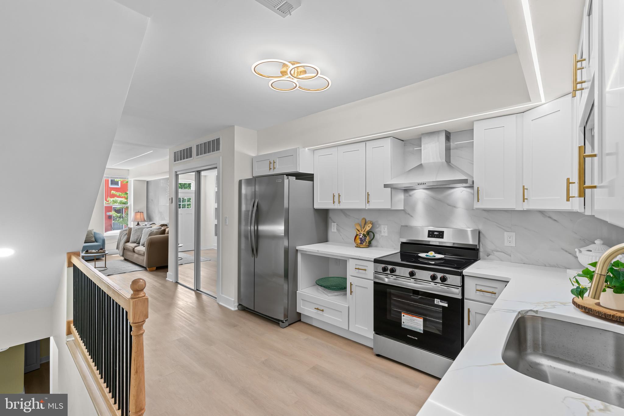 JOHNSTON SQUARE - Residential