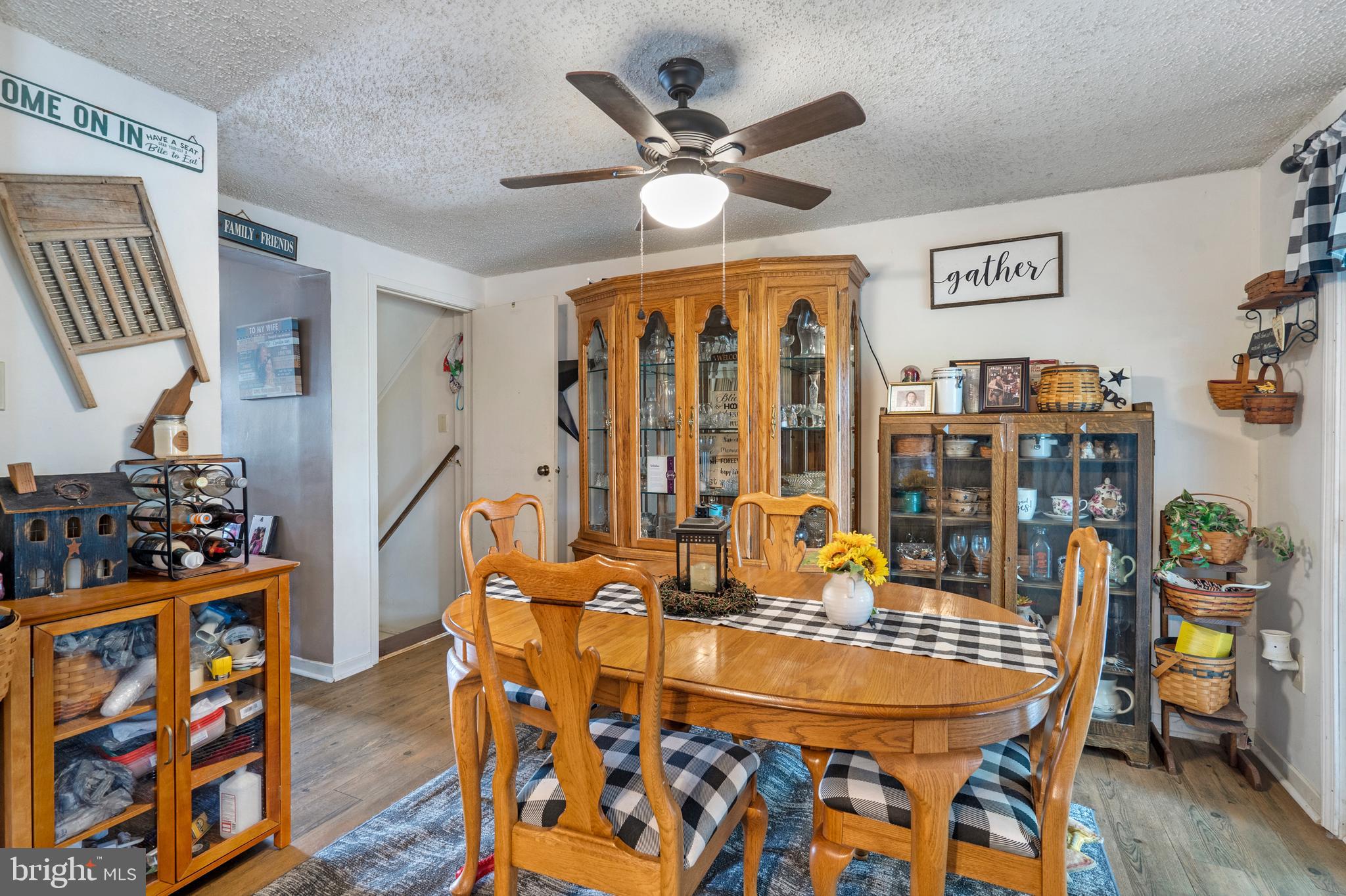 ROLLING MEADOWS - Residential